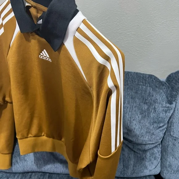 Adidas Black and Gold Top With Black Collar Size Small Excellent Condition - Picture 4 of 4